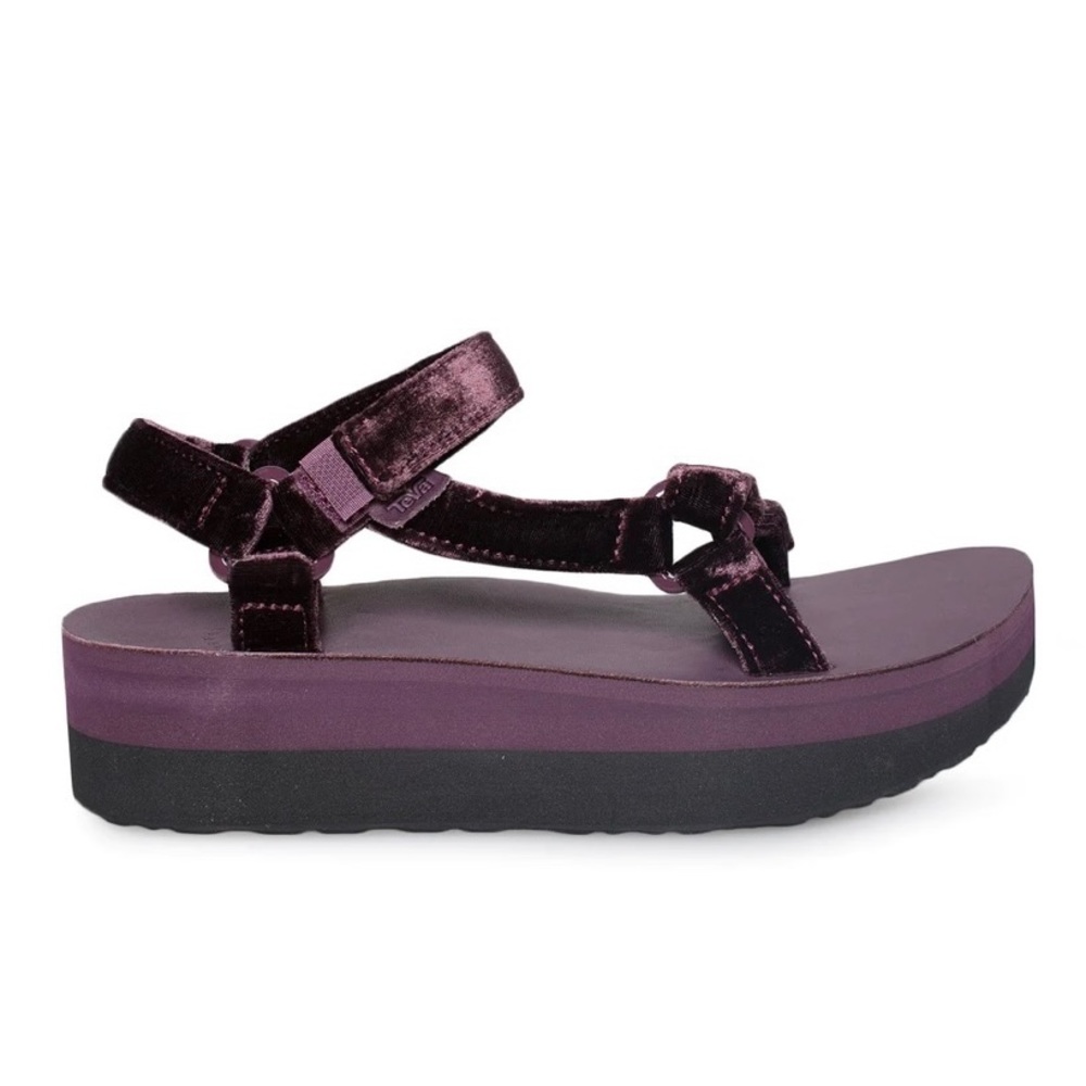Rare Teva velvet flatform universal in fig
